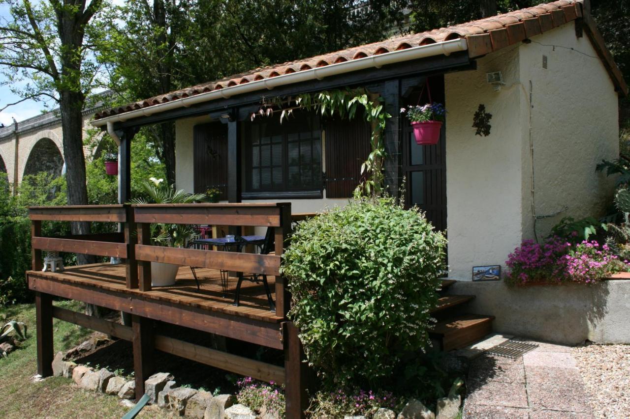The Petite Chalet Chambre D'Hotes L'Isle-Jourdain  Exterior photo